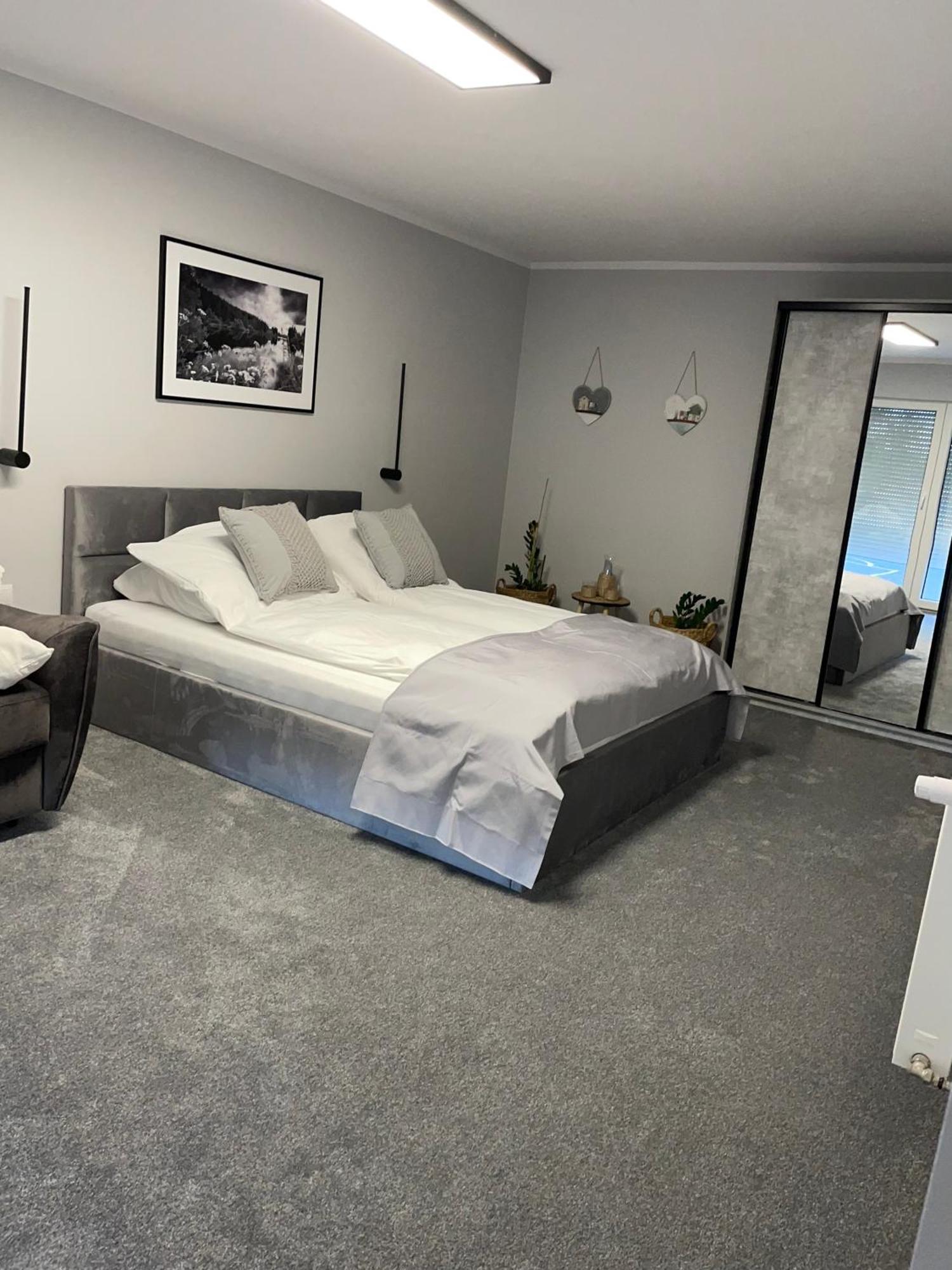 Nad Rzeka Z Sauna Apartment *